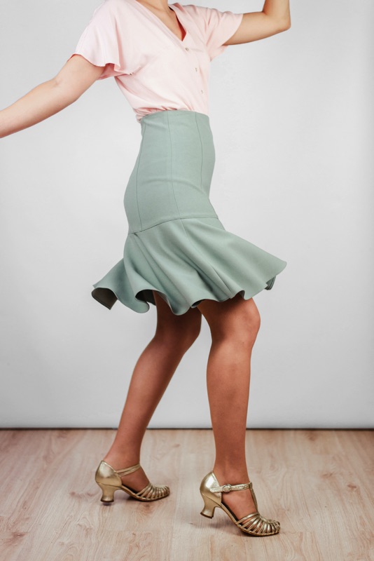0002 SKIRT TRUMPET CALLA BLOUSE garbellfotoGrafia MR Colette Web 17 Resized
